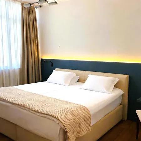 Signature Idea 3* Tirana
