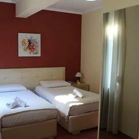 Signature Idea Hotel 3*